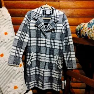 Cyrus Black/White Plaid Lapel Coat So Soft Worn Once